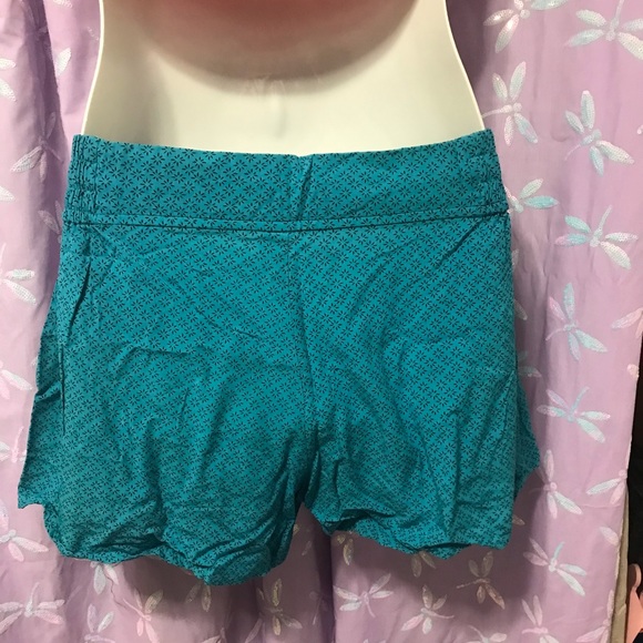 Old Navy Shorts - Picture 2 of 4